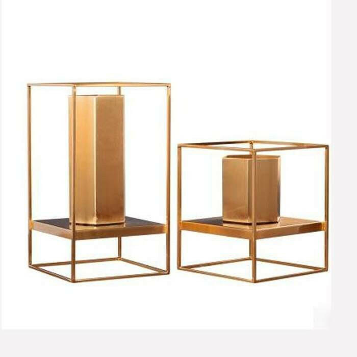 Gilded Vase | Bright & Plus.