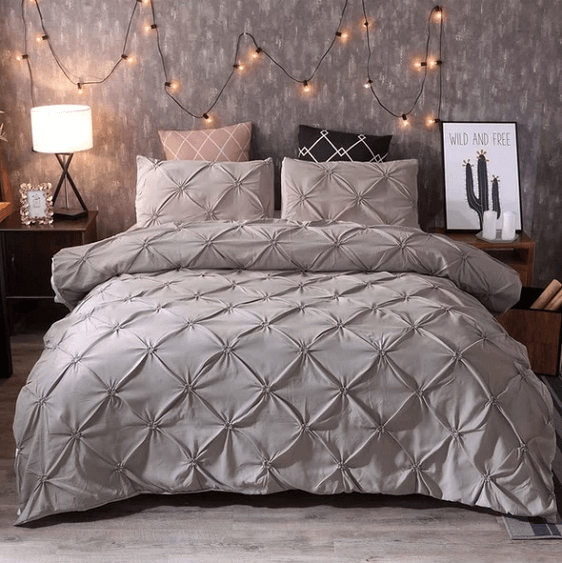 Pinch Pleat 3-Piece Duvet Cover Set | Bright & Plus.
